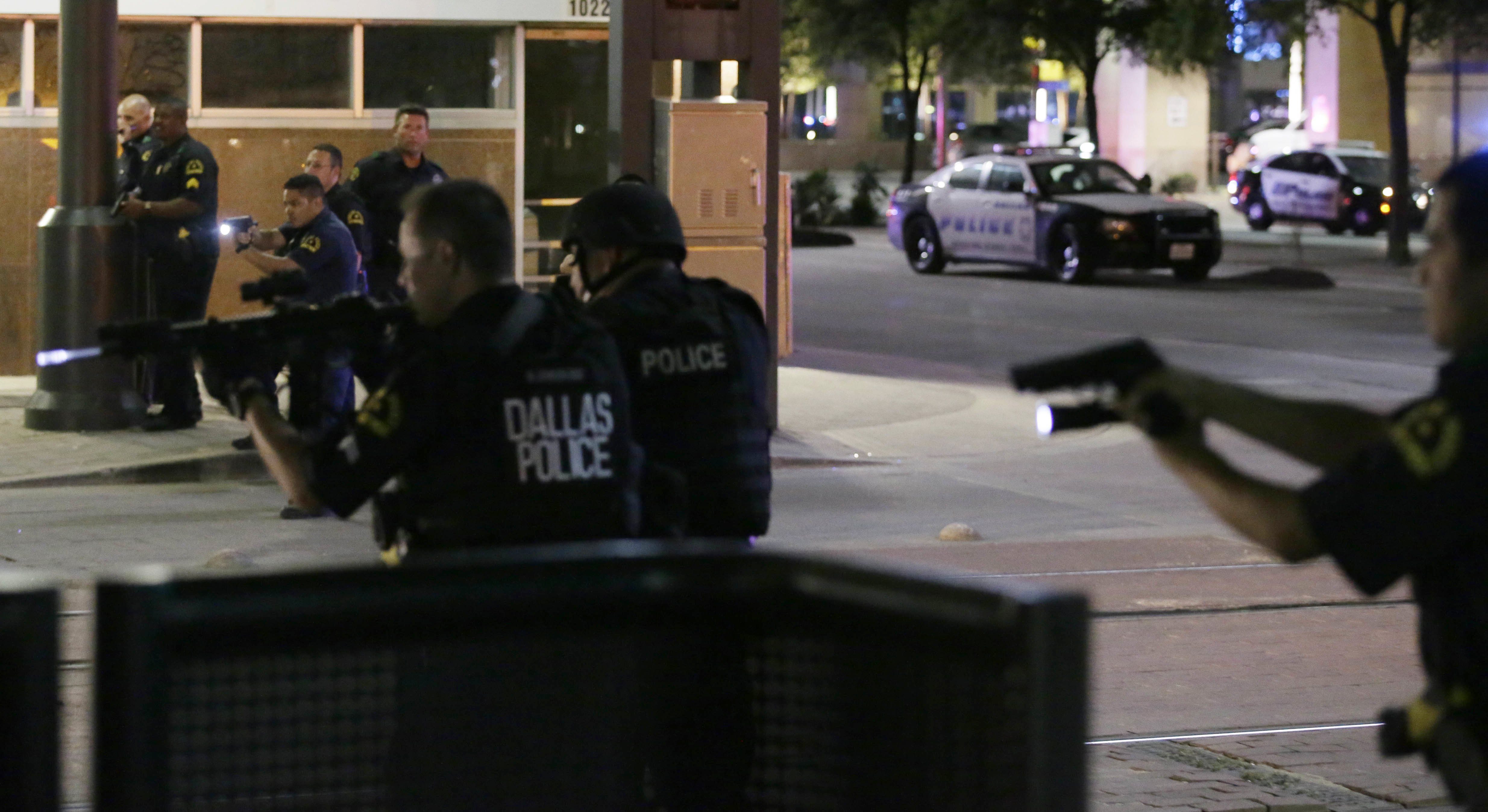 153 News - Because Censorship Kills - Dallas Shooting Action 11
