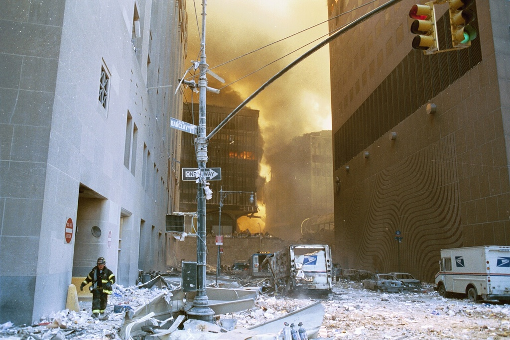 911 dews street view cars burnt not paper scene too far away for fire explosion.png